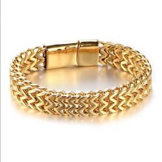 Brand New Men's Double Row Franco Link Chain Bracelet Details: Size - 8" (Most Common Men's Size) Width 9mm Magnetic Clasp Closure Genuine 18k Yellow Gold Plated Sterling Silver Retail Price $350 Buy With Confidence From A Trusted Seller With A 99%+ Feedback Rating! A0162 (Id-373) Mens Cuff Bracelets, Mens Cuff, Boys Jewelry, Jewelry Bracelets Gold, Rock Jewelry, Bracelet Mens, Braided Bracelet, Magnetic Bracelet, Rhinestone Bracelet