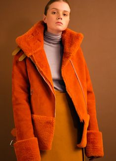 Outerwear Aesthetic, Shearling Jacket Women, Outerwear Trends, Aviator Jacket, Extra Long Sleeves, Moto Style