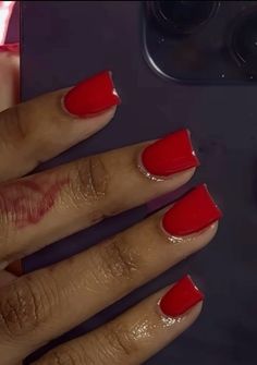 Short Nails Simple Color, Short Square Acrylic Nails One Color, Short Red Nails On Brown Skin, Plain Pretty Nails, One Color Nails Short, Red Nail Inspo Acrylic Short, Red Shorties Acrylic Nails, Short Acrylic Nails Inspo Simple, Shorties Nails Solid Color