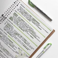 Assthetic note Outline Notes Ideas, Aesthetic Notes With Highlighters, Aesthetic Notes Highlighter, Pretty Study Notes Layout, Aesthetic Definition Notes, Minimalist School Notes, Cute College Notes, Study Notes Organization, Notes Ideas Minimalist