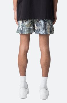 Sunny-day adventures are easy in these hardy ripstop shorts punctuated by a contrast orange drawcord handy pockets. 3" inseam; 14" leg opening; 14" front rise Elastic/drawcord-toggle waist Side-seam pockets 100% polyester Machine wash, line dry Imported Men’s Summer Streetwear Style, Camo Shorts Men Outfit, Men’s Shorts, Camo Shorts Outfit, Shorts Streetwear, Cali Style, Mens Shorts Outfits, Teen Boy Outfits, Boys Fits