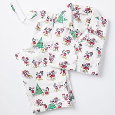 Get In The Christmas Spirit With This Very Merry Pajama Set! Featuring The Beloved Disney Mickey Mouse Character, It’s Made From Pure Cotton Flannel For A Festive And Comfy Night’s Rest. Key Product Points Oeko-Tex Standard 100: Tested For 1000+ Harmful Substances To Keep You And Your Family Safe From Chemicals Common To Textile Manufacturing. 14.Hus.42449 Hohenstein Htti. Made In A Fair Trade Certified Factory, Supporting Fair And Safe Labor Practices And Empowering Workers To Invest In Their C Mickey Mouse Room Decor, Mickey Mouse Room, Holiday Flannel, Mickey Mouse Characters, Mouse Character, Mickey Mouse Design, Mickey Christmas, Flannel Pajama Sets, Christmas Pjs