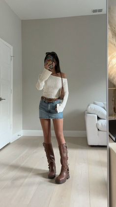 Off Shoulder Sweaters Outfit, Fall Outfits 2024 Boots, Cute Brown Fall Outfits, Fall Outfits Off The Shoulder, Casual Cute Going Out Outfits, Off Shoulder And Skirt Outfit, Fall Outfits With Denim Skirt, Outfit Inspo With Boots, Autum 2024 Outfits