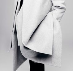 SANDFELD ▲ STYLE Minimal Coat, Coat Fashion, Fashion Editorial, Minimal Fashion, Minimalist Style, Minimalist Fashion