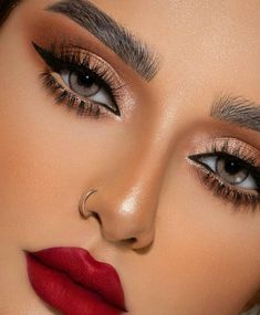 Sparkle Eye Makeup, Red Lipstick Makeup Looks, Nails Jewelry, Red Lips Makeup Look, Maquillage On Fleek, Red Lipstick Makeup, Rhinestone Makeup