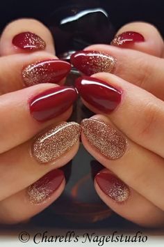 Here are some pretty red glitter nails to help you slay your holiday parties like a true beauty queen. Don’t miss out on these stunning designs! Rose Gold Nails Glitter, Gold Manicure, Red And Gold Nails, Red Nails Glitter, Gold Nail Designs, Rosé Gold, Gold Glitter Nails, Valentine Nails, Gold Nail