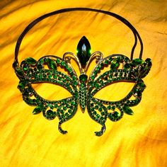 Green Rhinestone Butterfly Masquerade Mask. Brand New And Never Used. Message Me If You Want To Combine Orders So You Only Pay Shipping Once! Very High Quality And Solid. Has Sticker Pads To Easily Fit On Your Face. You Can Re-Tie Knots If It Is Too Loose, So That It Fits. Stretchy Strings! Will Be Packaged Carefully With Bubble Wrap. Green Mascarade Mask, Green Jewelry For Mardi Gras Party, Silver Masquerade Mask With Rhinestones For Party, Elegant Mardi Gras Party Jewelry, Butterfly Masquerade Mask, Butterfly Masquerade, Masquerade Mask Diy, Strawberry Face Mask, Gold Masquerade Mask