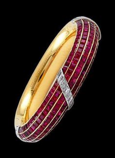 Van Cleef Arpels Diamond, Ruby Bracelets, Jewelry Vault, Van Cleef And Arpels Jewelry, Fashionable Sunglasses, Van Cleef And Arpels