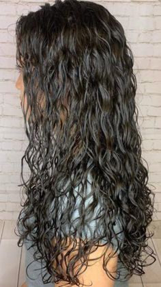 25 Loose Spiral Perm (You Must Try) – Stylish Hair Ideas Loose Perm Medium Length, Loose Spiral Perm, Relaxed Curls, Natural Perm