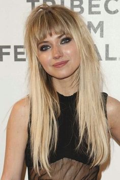 Love this hair. (Imogen Poots) Imogen Poots, Short Bangs, Long Hair With Bangs, Long Blonde, Long Layered Hair, Short Hair With Bangs, Long Blonde Hair