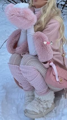 Fluffy Pink Sweater Outfits, Girly Pink Fall/winter Outfits, Pink Christmas Aesthetic Outfit, Snow Bunny Aesthetic Outfits, Pink Christmas Clothes, Pink Girly Outfits Aesthetic, Pink Winter Fits, Fall Pink Outfit, Cute Winter Outfits Pink