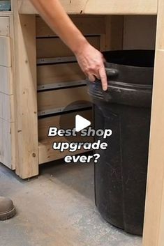 Woodworking Tools and Projects Garbage Can Storage In Garage, Trash Can Table Diy, Diy Trash Can Drawer, Diy Pull Out Garbage Cabinet, Diy Hidden Trash Can Kitchen, Kitchen Trash Ideas, Diy Garbage Can Storage Kitchen, Diy Pull Out Trash Can, Kitchen Garbage Ideas