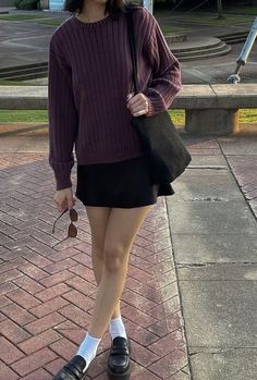 Fall Skirt Aesthetic, Autumn Aesthetic Clothes Casual, Purple Sweater Aesthetic, Pll Outfits Inspiration, Purple Outfit Ideas Casual, Purple Aesthetic Outfits, Mitski Concert Outfit, Purple Outfits Aesthetic, Comfy Autumn Outfit