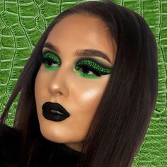 Crocodile Makeup, Colorful Editorial, Rave Concert, Concert Makeup, Animal Makeup, Cool Halloween Makeup, Colorful Eye Makeup, Makeup Eye Looks