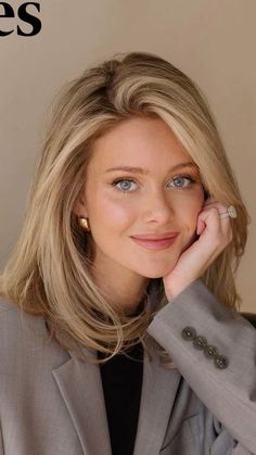 Long Bob Haircuts Square Face, Haircut Ideas For Blondes, Hannah Goodwin Hair, Professional Medium Hairstyles, Haircut Medium Length Straight, Old Money Haircuts Women Medium, Hannah Godwin Hair, Kirsten Dunst Hair, Classy Haircuts For Women