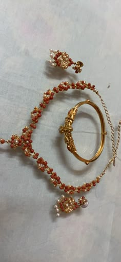 Beaded Jewelry Gold Indian, Coral Jewelry Set Gold, Coral Gold Necklace, Pagadalu Chains, Pagadalu Jewellery, Havala Jewellery, Coral Earrings Gold Indian, Coral Necklace Indian Gold, Pearl Gold Necklace Indian