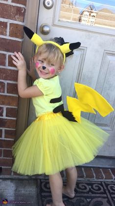 Pokemon Halloween Costume Family, Pokemon Family Halloween Costumes, Pokémon Halloween Costume, Picachu Costumes, Diy Pokemon Costume, Pikachu Costume Kids, Pokemon Costumes Kids, Pikachu Costume Diy