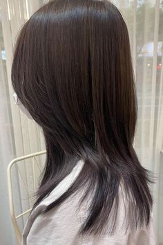 Wolf Cut For Medium Length Hair, Hush Cut Long Hair Straight, Wof Cut Hair Long, Hush Cut Shoulder Length, Rebonded Long Hair, Diamond Wolfcut, Hush Cut Straight Hair, Wolf Cut Largo, Wolf Cut Thinner Hair