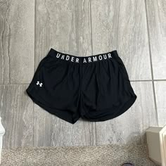 Nwot Under Armour Running Shorts Athletic Clothes For Women, Under Armour Shorts Outfit, Althetic Shorts, Under Armour Shorts Women, Country Outfits Women, Under Armour Outfits, Under Armor Shorts, Gymwear Outfits, Birkenstock Boston Shearling