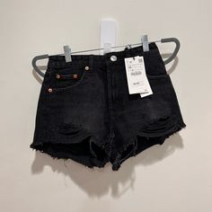 Size 36 Zara Straight Leg Jean Shorts, Zara Shorts, Zara Black, Denim Shorts, Zara, Womens Shorts, Fast Delivery, Women Shopping, Black