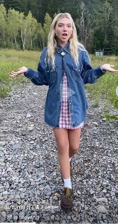 Bolo Outfits Women, Bolo Tie Outfit Women, Sheer Button Up Blouse Outfit, Bolo Tie Women Outfit, Bolo Tie Women, Fall Denim Jacket, Cold Fashion, Church Fits, Workwear Vintage