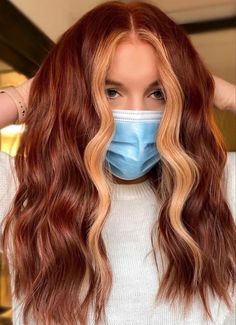 Red Hair With Blonde Money Piece, Money Highlights, Red Hair With Blonde, Blonde Money Piece, Dark Ginger Hair, Copper Hair Dark, Red Hair Trends, Money Pieces, Copper Red Hair