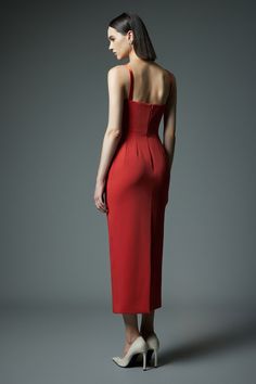 Expertly crafted from luxurious satin crepe, the midi dress offers a flattering sheath silhouette. Perfect for any occasion, this dress is designed to showcase your figure and elevate your style. Style Corset, Crepe Midi Dress, Happy Clothes, Mean Blvd, فستان سهرة, Lingerie Outfits, Dresses By Length, Corset Style, Crepe Fabric