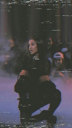 Ariana Grande Lockscreen, Ariana Grande Background, Black And White Outfit, Dangerous Woman Tour, Ariana Grande Outfits, Ariana Grande Cute, Ariana Grande Style, Ariana Grande Wallpaper, Ariana Grande Photos