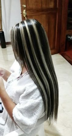 Long Hair Chunky Highlights, Black Hair With Blonde, Black Hair With Blonde Highlights, Skunk Hair, Blonde Highlights On Dark Hair, Short Hair Highlights, Boosting Confidence, Chunky Highlights, Hair With Blonde Highlights