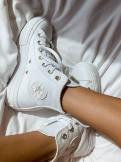 Kasut Pengantin, Dr Shoes, Cute Sneakers, Fresh Shoes, White Converse, Hype Shoes, Shoe Inspo, Aesthetic Shoes, Swag Shoes