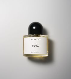 1996 - Eau de Parfum 50 ml - Designer Perfume | BYREDO Travel Perfume, Fragrance Samples, Roll On Perfume, Perfume Scents, Spicy Fragrance, Hair Perfume, Perfume Design, Woody Fragrance, Perfume Oils