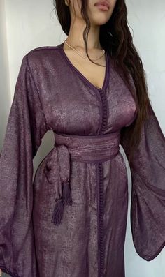 Purple Kaftan, Caftan Simple, Moroccan Arabic, Moroccan Style Interior, Moroccan Bride, Morocco Marrakech, Kaftan Designs