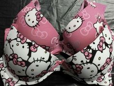 00s Mode, Images Hello Kitty, Hello Kitty Things, Charmmy Kitty, Kitty Clothes, Hello Kitty Clothes, Hello Kitty Aesthetic, Hello Kitty Accessories, Hello Kitty Stuff