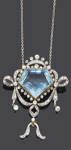 Belle Époque Aquamarine and diamond necklace (I don't know, looks like Kal-El's Mother's day gift to his Mom, to me!) Aquamarine Pendant, Necklace Antique, Jewelry Antique, Necklace Pendants, Aquamarine Jewelry, I Love Jewelry, Vintage Jewels