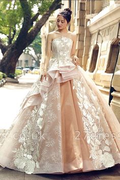 Welcome to 27dress.co.uk and buy high quality Prom Dresses. We have a great number of Prom Dresses at an affordable price. Cinderella Quinceanera Dress, Fairytale Prom Dress, Dresses Champagne, Vintage Ball Gowns, Floral Prom Dresses, Wedding Dress Champagne, Dress Champagne