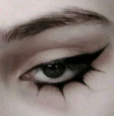 Maquillage Goth, Goth Eye Makeup, Black And White Makeup, Punk Makeup, Cute Eye Makeup, Graphic Makeup, White Makeup, Swag Makeup, Smink Inspiration