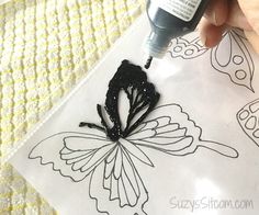 Easy to make Butterfly Window Clings Diy Crafts Spring, Library Makerspace, Crafts For The Home, Makerspace Ideas, Diy Crafts For The Home, Crafts Spring, Diy Stencils