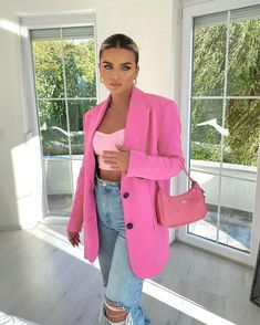 Pink Blazer Skirt Outfit, Pink Outfit Women, Casual Pink Outfits, Pink Blazer Outfit, Cold Spring Outfit, Mode Rose, Blazer Pink