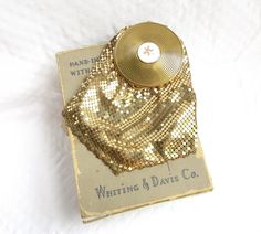 Whiting & Davis Gold Mesh Guilloche Rose Flower Compact Top Vintage Pouch Handbag - Original Manufacturer's Box - Hand in Hand Fashion Luxury Vintage Pouch Bag, Cheap Vintage Gold Wallets, Amp Davis, Mesh Pouch, Pouch Purse, Compact Bag, Flapper Style, Vintage Purses, Edwardian Era