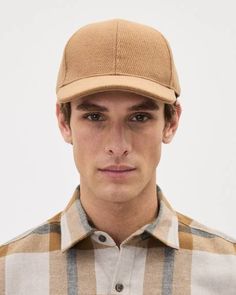 Conçue en feutre, cette casquette est l'accessoire parfait pour compléter vos tenues de saison. - Feutre - Sangle ajustable - Taille unique Yoga Jeans, Men's Shoes Accessories, Maternity Shops, Women's Coats & Jackets, Mens Outerwear, Coats Jackets Women, Mens Coats, Jumpsuit Dress, Coats For Women