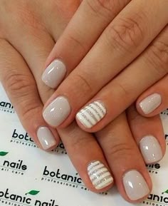 Neutral Nail Art Designs, Manicure Shellac, Neutral Nail Art, Neutral Nail Designs, French Pedicure, Short Gel Nails, Gel Nail Art Designs, Nude Nail Designs, Easy Nails