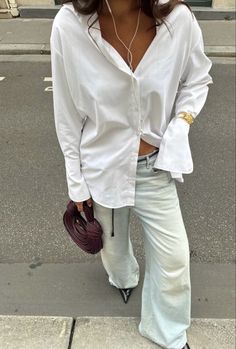 White Pants White Shirt, Jeans And White Shirt Outfit, Plus Size Fall Outfit, Quoi Porter, Inspo Outfit, Trendy Fall Outfits, Trendy Fall, Casual Fall Outfits