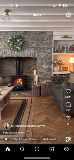 Estilo Cottage, Autumn Living Room, Inglenook Fireplace, Cottage Renovation, Cosy Living, Cottage Living Rooms, Have A Lovely Weekend, Cottage Interiors, Cottage Living