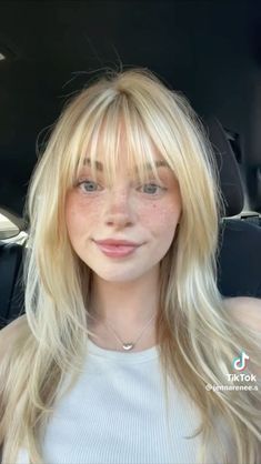 Wispy Bangs Round Face, Shape Rp, Blonde Bangs, Blonde Hair With Bangs, Light Blonde Hair, Hair Streaks, Hair Inspiration Short, Blonde Hair Inspiration, Wispy Bangs