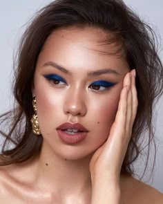 We here at Total Beauty have found a plethora professional-grade hair, skin and nail products that can be used at home! Make Up Color, Matte Make Up, Mekap Mata, Smink Inspiration, Cheap Makeup, Blue Eyeshadow, Kiss Makeup, Editorial Makeup, Makeup Goals