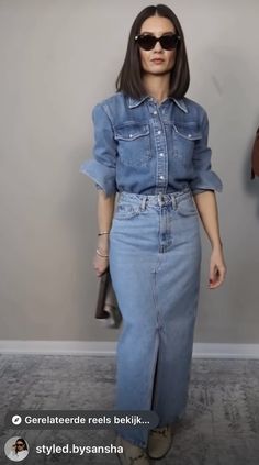 Long Denim Skirt Inspo Outfit, Denim Skirt Outfit Summer, Outfit Informal, Jean Beige, Denim Skirt Fashion, Mode Tips, Long Skirt Fashion