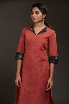 Plain Kurti Designs, Khadi Kurta, Kurti Neck Design, Plain Kurti, Kurtis Designs, Salwar Neck Designs, Suit Neck, Churidar Neck