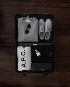 One Bag Travel, Tactical Gear Loadout, Pack Light, Side Bags, Streetwear Men Outfits, Men Fashion Casual Outfits