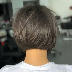 Short Hair Designs, Chin Length Hair, Bob Hairstyles For Fine Hair, Short Hair Haircuts, Short Hair With Layers, Short Bob Hairstyles, Short Hair Cuts For Women, Grey Hair, Bob Hairstyle