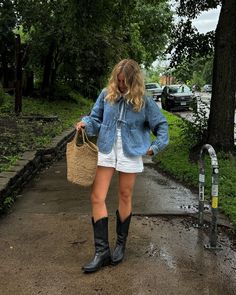 ASHLEY CASSIDY | midwest summer rain + vintage shopping | Instagram Frye Boots Outfit, Rain Boots Outfit, Rainboots Outfit, Midwest Summer, Thrift Fits, Rain Boot Outfit, Fashion 2025, Festival Fits, Nashville Outfits